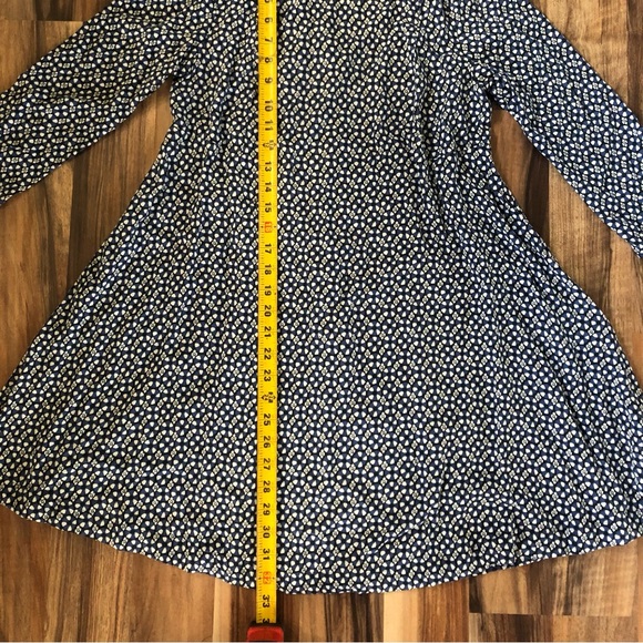 H&M Mini Circle Dress with Quarter-length Sleeves - Picture 5 of 10